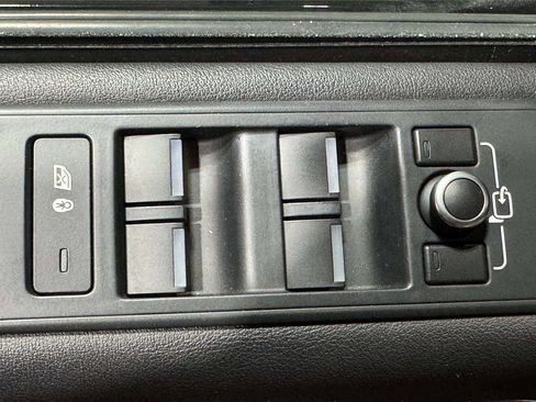 Used 2017 Land Rover Range Rover Sport Supercharged image 8