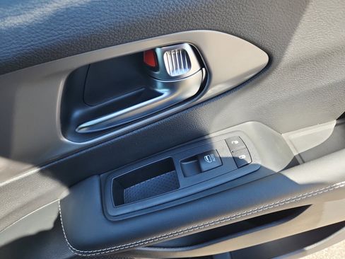 New 2025 Chrysler Pacifica Select w/ Fav Edition Package image 17