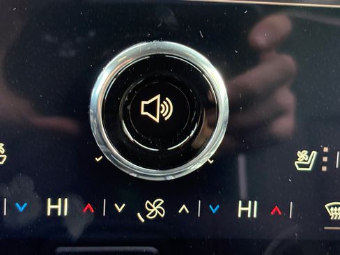 New 2026 GMC Yukon AT4 Ultimate w/ LPO, Floor Liner Package image 17