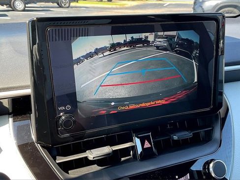 Used 2025 Toyota Corolla SE image 21