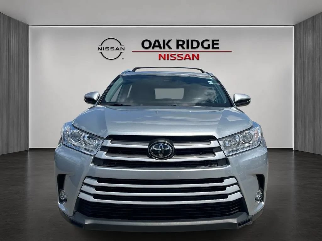 Used 2019 Toyota Highlander XLE AWD/4WD image 8