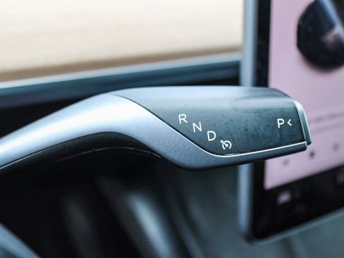 Used 2022 Tesla Model Y Performance AWD/4WD image 19
