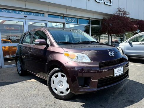 Used 2011 Scion xD FWD image 1
