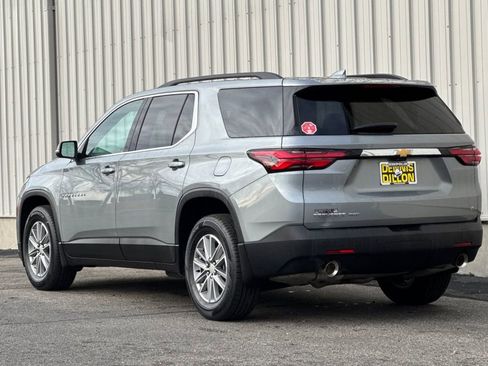 Used 2023 Chevrolet Traverse LT w/ Rear Camera Mirror Package image 6
