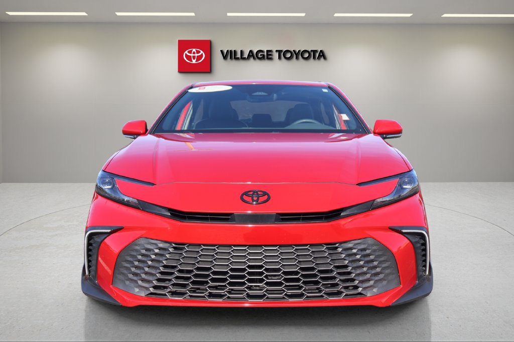 Used 2025 Toyota Camry SE w/ Convenience Package FWD image 8