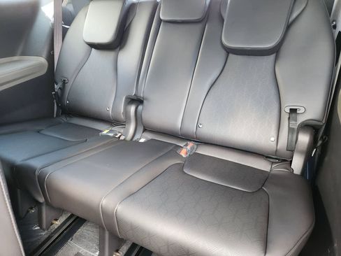 New 2026 Kia Carnival LXS image 25