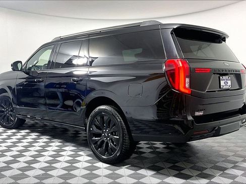 Used 2025 Ford Expedition Max Platinum w/ Stealth Appearance Package AWD/4WD image 11