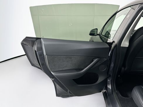 Used 2023 Tesla Model Y 2WD image 24