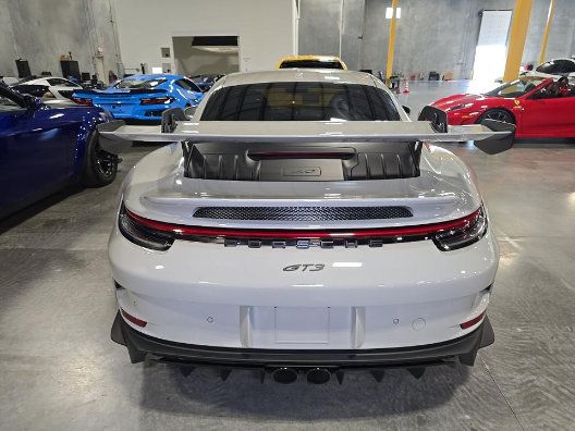 Used 2022 Porsche 911 GT3 w/ Extended Leather Package RWD image 10