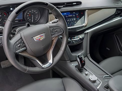 New 2025 Cadillac XT6 Premium Luxury w/ Platinum Package image 9