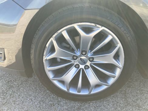 Used 2017 Ford Taurus Limited image 10