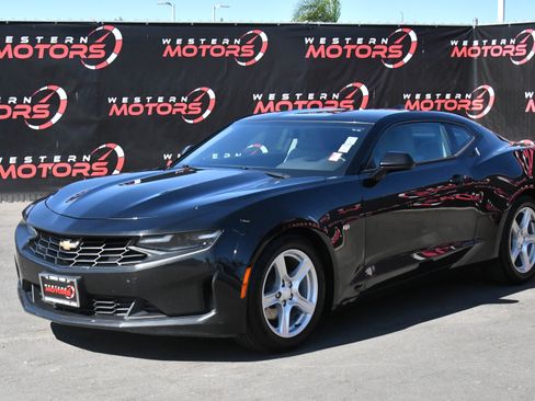 Used 2023 Chevrolet Camaro LT RWD image 3