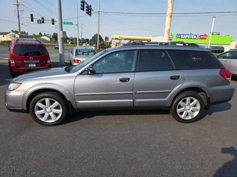 Used 2008 Subaru Outback 2.5i L.L. Bean AWD/4WD image 5