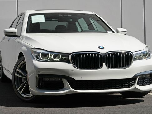 Used 2019 BMW 740i RWD image 2