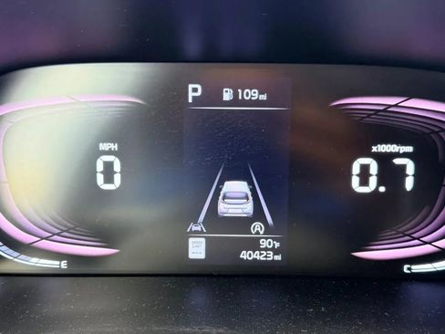 Used 2023 Kia Soul LX w/ LX Technology Package FWD image 16