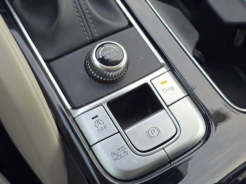 Used 2024 Kia Telluride S w/ S Sunroof Package FWD image 23