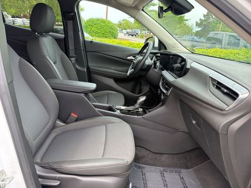 Used 2024 Buick Encore GX Preferred FWD image 30