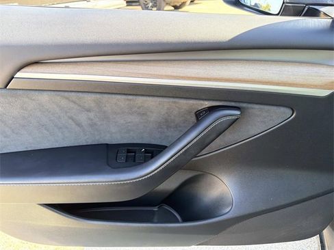 Used 2022 Tesla Model 3 Long Range image 15