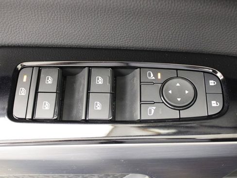 New 2026 Nissan Pathfinder SL FWD image 16