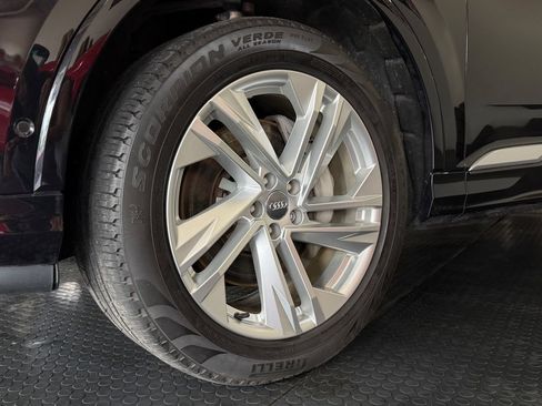 Used 2020 Audi Q7 3.0T Premium Plus w/ Premium Plus Package AWD/4WD image 11