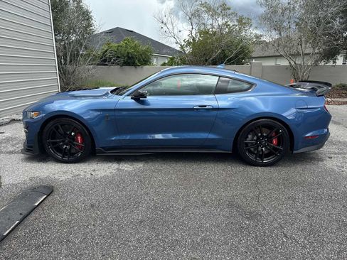 Used 2021 Ford Mustang Shelby GT500 w/ Technology Package RWD image 3