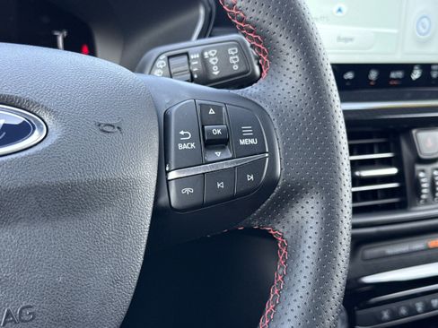 Used 2025 Ford Escape ST-Line w/ Tech Pack #1 FWD image 15