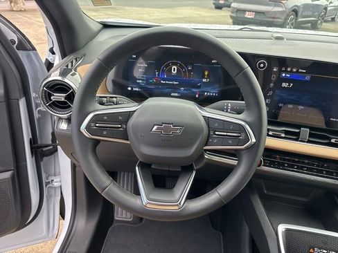 New 2026 Chevrolet Equinox ACTIV FWD image 14