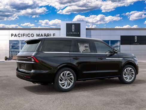 New 2027 Lincoln Navigator Reserve AWD/4WD image 6