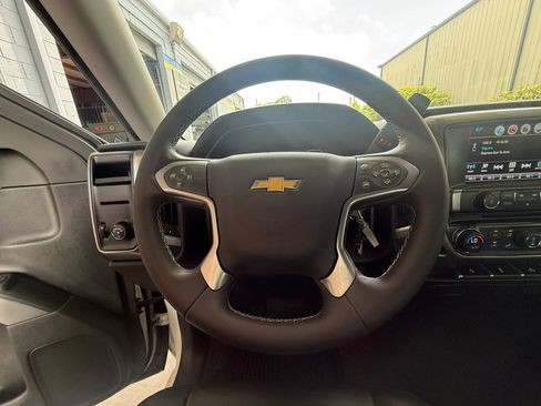 Used 2017 Chevrolet Silverado 1500 LT w/ Texas Edition RWD image 10