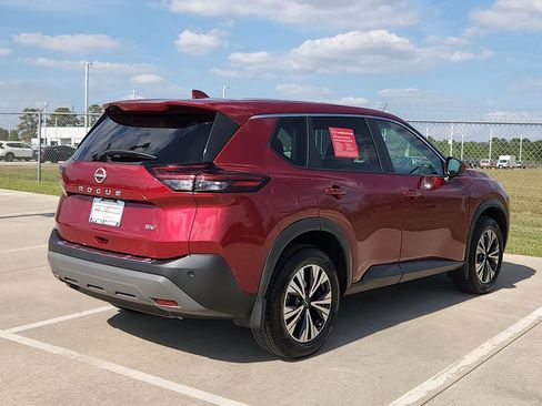 Used 2023 Nissan Rogue SV image 5