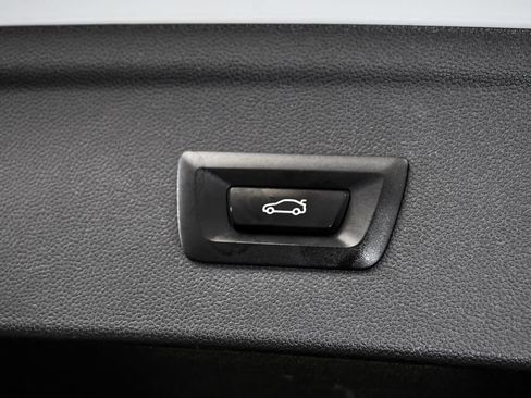 Used 2024 BMW iX xDrive50 w/ Sport Package AWD/4WD image 66
