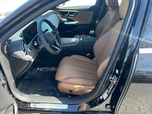 New 2026 Mercedes-Benz E 350 4MATIC Sedan image 9