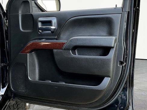 Used 2019 GMC Sierra 1500 SLE w/ SLE Value Package image 26