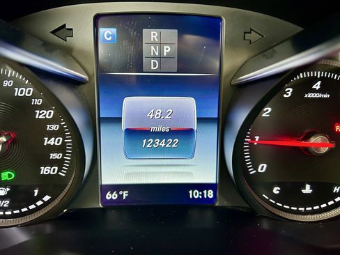 Used 2019 Mercedes-Benz GLC 300 4MATIC Coupe image 19