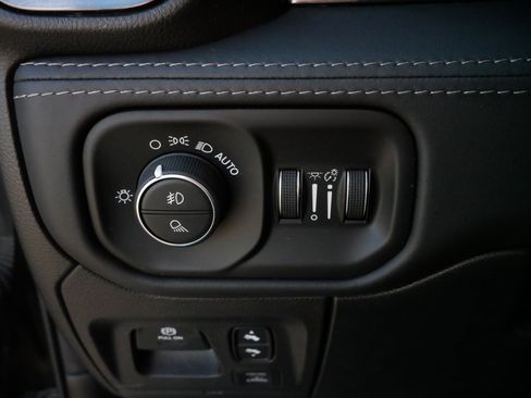 Used 2022 RAM 1500 Limited image 26