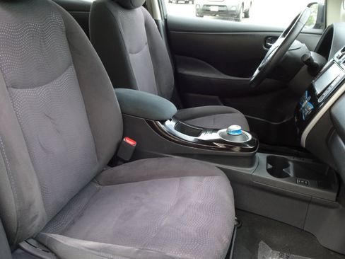 Used 2014 Nissan Leaf SV w/ LED & Quick Charge Package image 13