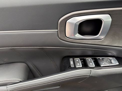 New 2026 Kia Sorento SX image 9