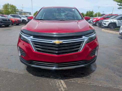 Used 2024 Chevrolet Equinox LT AWD/4WD image 2