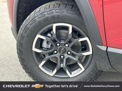 New 2026 Chevrolet Equinox ACTIV w/ Convenience Package III FWD image 9