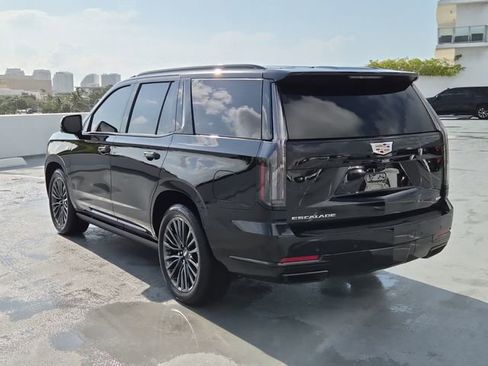 Used 2025 Cadillac Escalade Sport Platinum image 3