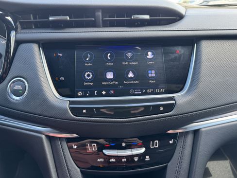 New 2025 Cadillac XT5 Luxury image 22