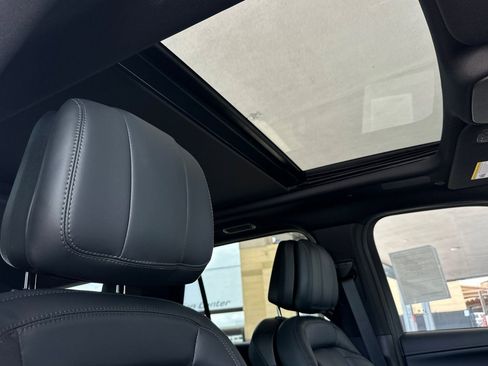 New 2026 Lincoln Navigator Reserve AWD/4WD image 17