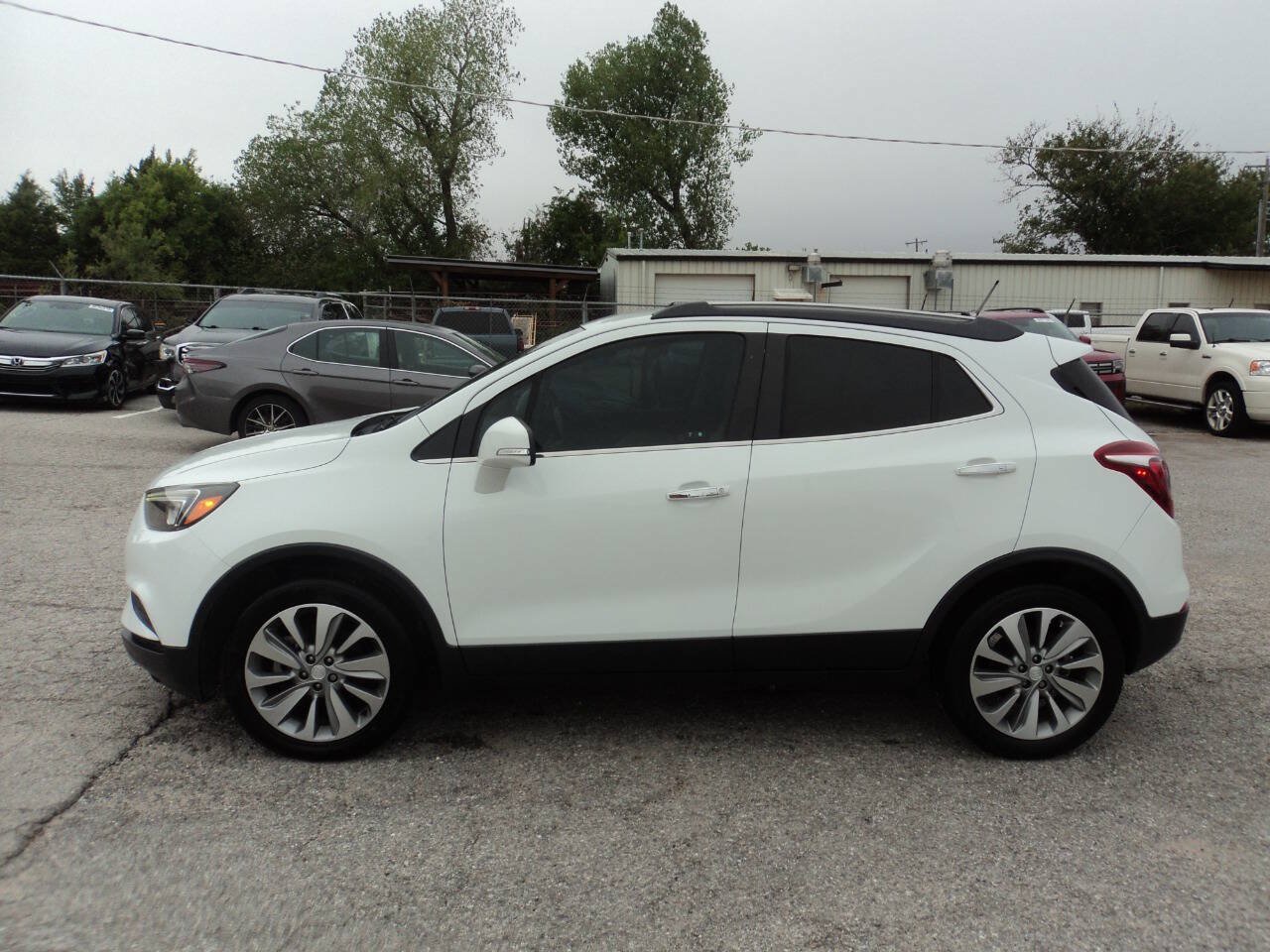 Used 2019 Buick Encore Preferred FWD image 2