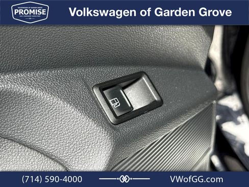 Used 2024 Volkswagen Taos SE FWD image 13