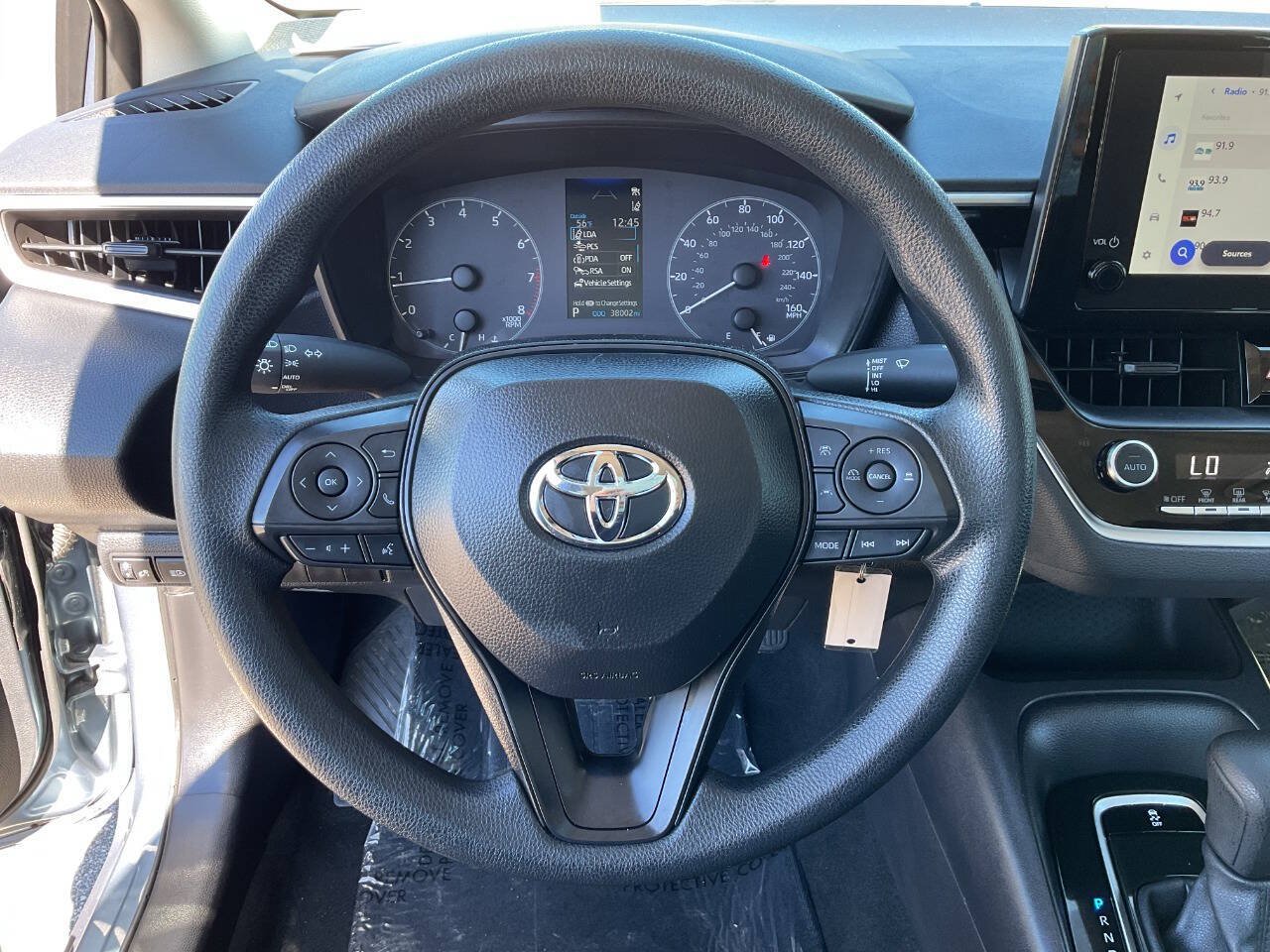 Used 2025 Toyota Corolla LE FWD image 17
