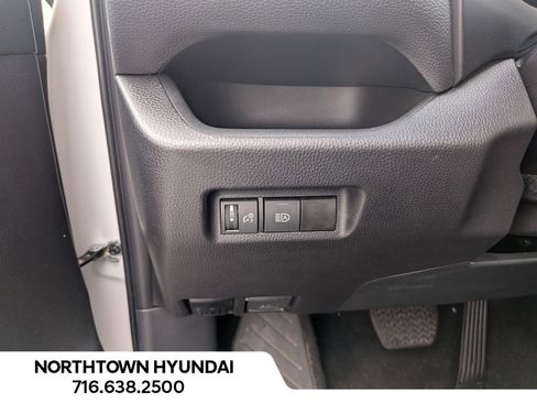 Used 2025 Toyota RAV4 XLE image 28