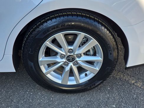 Used 2025 Toyota Camry LE image 40