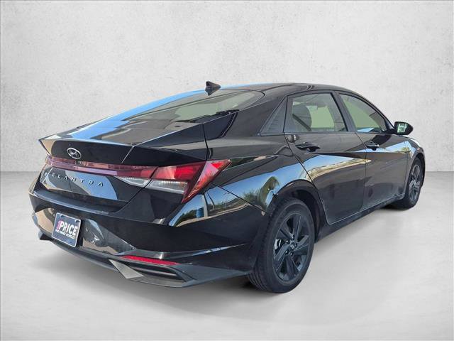 Used 2022 Hyundai Elantra SEL FWD image 5