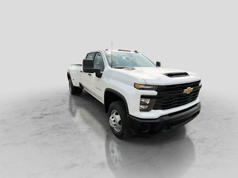 Used 2024 Chevrolet Silverado 3500 W/T AWD/4WD image 8