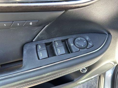Used 2023 Buick Envision Avenir AWD/4WD image 15